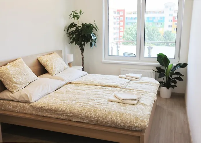 Two In One Building Checkin Апарт-отель Братислава