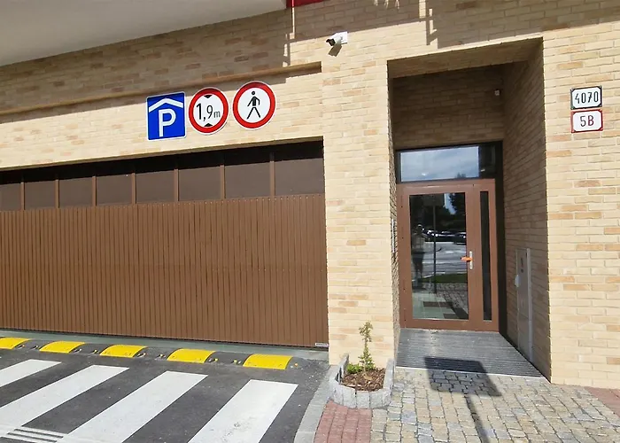 Апарт-отель Two In One Building Checkin 4*