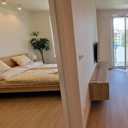 Apartmanhotel Two In One Building Checkin 4*